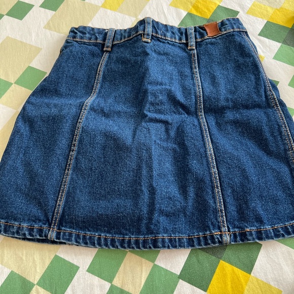 ❤️❤️❤️Zara button up denim skirt size s - Picture 2 of 3